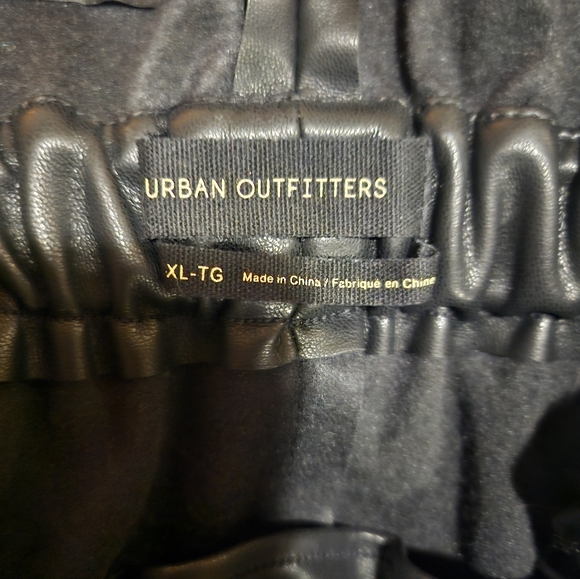 Urban Outfitters Faux Leather Shorts - Picture 6 of 6